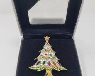 148 Lot 119 Vintage signed Swarovski crystal Christmas tree