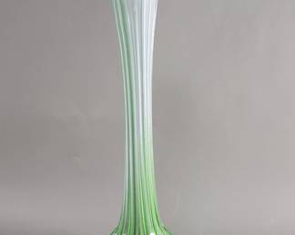 079 Lot 512 Vintage calla lily trumpet hand blown glass vase