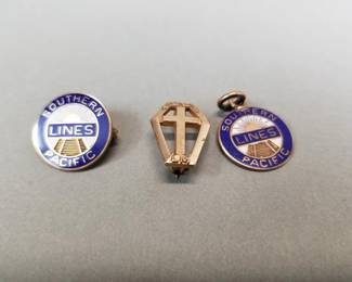 027 Lot 4u Vintage 10k gold pins and a pendant charm