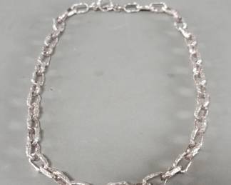 088 Lot 576 Sterling silver Brutalist style necklace