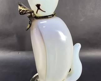 204 Lot 15 MCM Murano alabastro glass cat sculpture