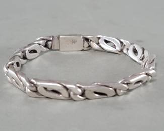 087 Lot 575 Vintage sterling silver hand made bracelet