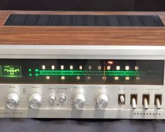 056 Lot 251 Panasonic model SA5800 FM AM stereo receiver