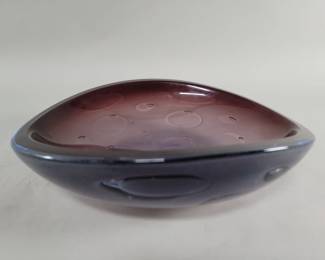 225 Lot 397 Mid century hand blown art glass bowl