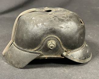 644 Lot 427h World War I German helmet
