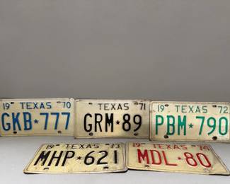 358 Lot 377 Group of six vintage Texas license plates