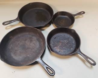 417 Lot 548 Group of cast iron skillets