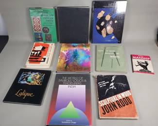 285 Lot 410 Group of reference books