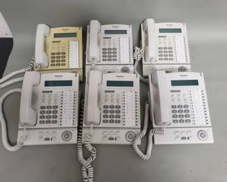 689 Lot 492 Six Panasonic KXT7633 Digital Super Hybrid System