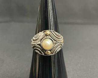 798 Lot 680h Sterling silver ring with ornate cabochon