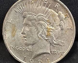 777 Lot 99 1924 Peace silver dollar coin