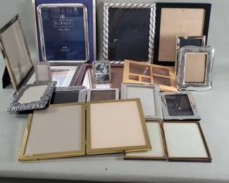 402 Lot 469 Group of picture frames