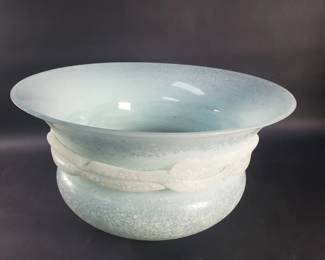 634 Lot 398 Vintage frosted glass bowl
