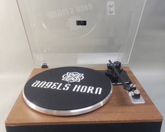 214 Lot 326 Angels Horn turntable model H019 Record player