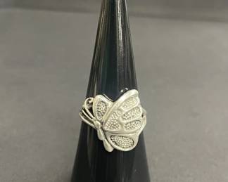 791 Lot 565h Vintage sterling silver butterfly ring