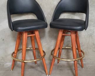 163 Lot 280 Pair of faux leather bar stools