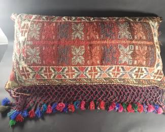 101 Lot 334 Vintage handknotted wool rug pillow