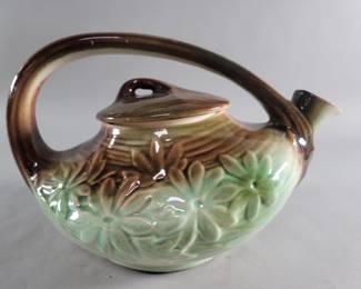 708 Lot 510 Vintage McCoy pottery Genie Aladdin style teapot