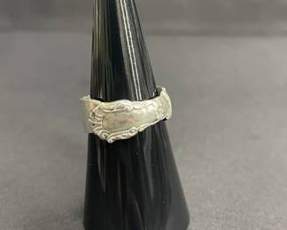 795 Lot 615h Sterling silver ornate spoon ring