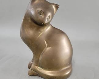 735 Lot 584 Vintage brass cat figure