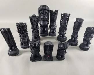345 Lot 345 Group of vintage Tiki figurines