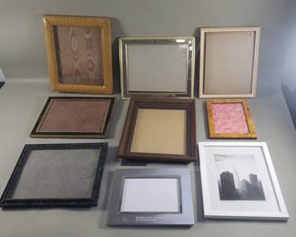 386 Lot 442 Group of picture frames