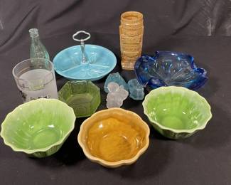 369 Lot 397h Lot of ceramic and glass items