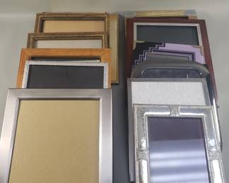 380 Lot 428 Group of vintage Picture frames