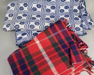 640 Lot 414 Vintage blankets