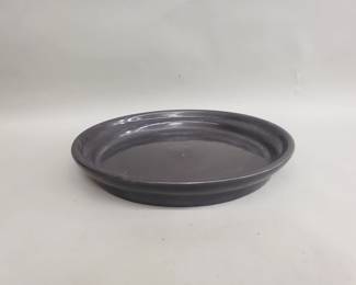 467 Lot 142 Vintage USA pottery plant saucer