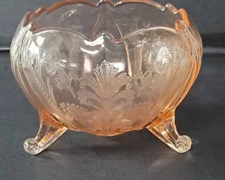 706 Lot 509 Vintage pink depression glass footed bowl with