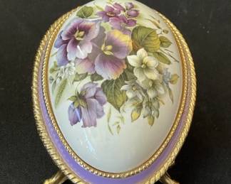 621 Lot 380h Vintage footed porcelain egg music trinket box
