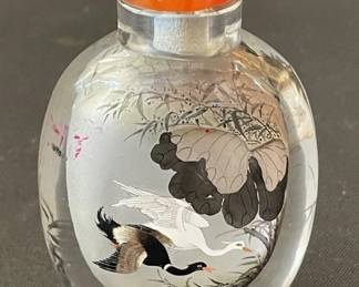 623 Lot 382h Vintage Chinese reverse painted glass snuff