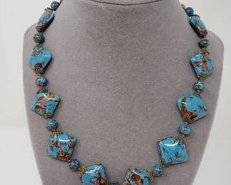 231 Lot 41 Vintage Italiy Murano glass bead necklace and