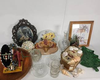 547 Lot 307h Vintage candle holders seashells home decor