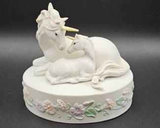 653 Lot 448h Vintage Enesco unicorn and foal music box