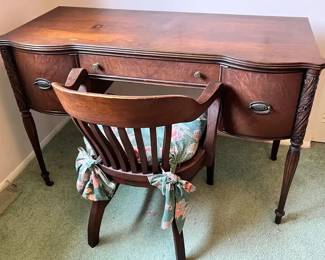 Lammerts Federal Style Vanity or Desk with Bankers Chair