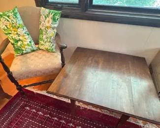 Drop Leaf Coffee Table with Chair