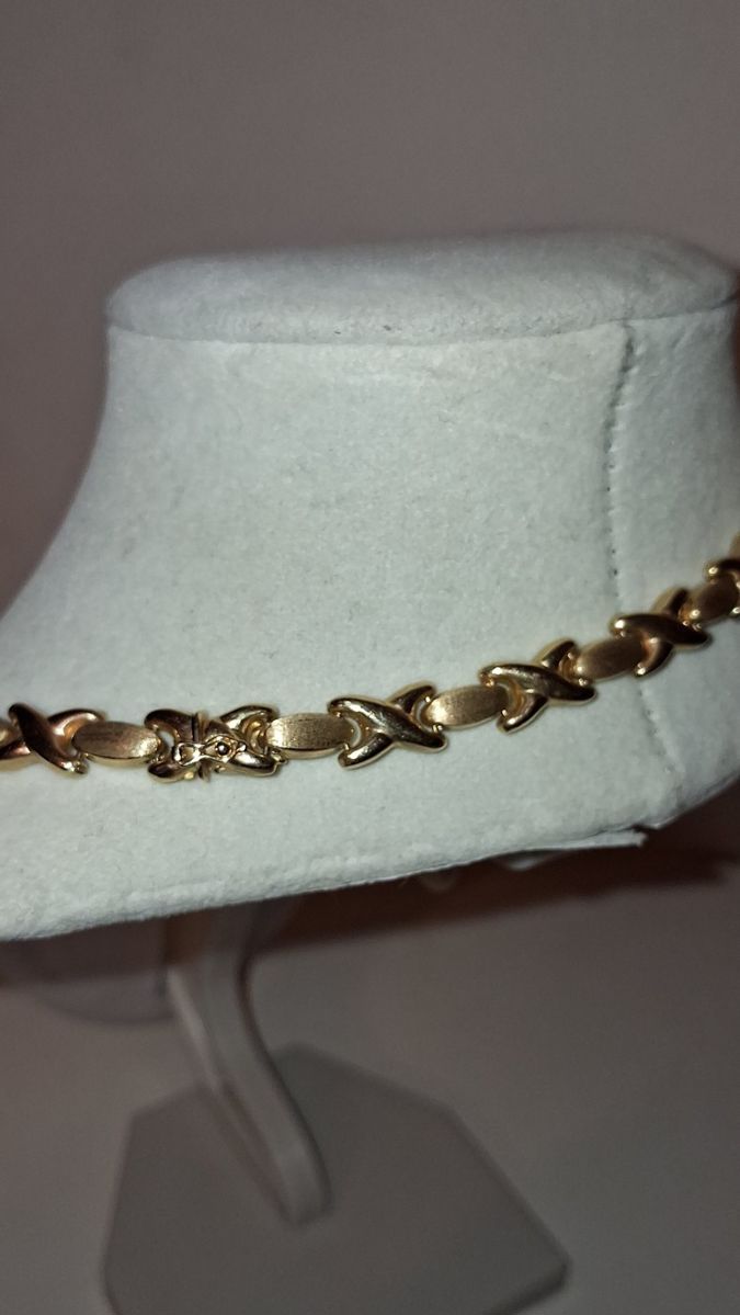 14K Yellow Gold X-Link 'Hugs and Kisses' Necklace