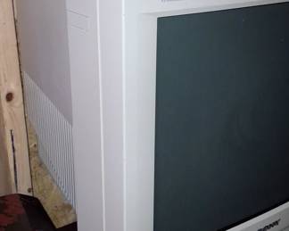 Sony Multiscan 520GS Trinitron CRT Monitor