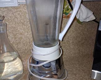 Iona Vintage Chrome Blender