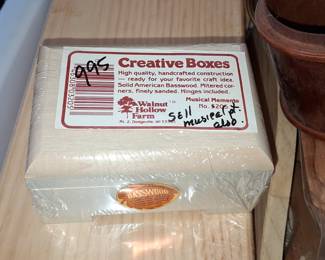 Walnut Hollow Farm Musical Memento Box No. 3205