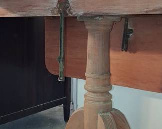 Duncan Phyfe Style Mahogany Drop-Leaf Pedestal Table