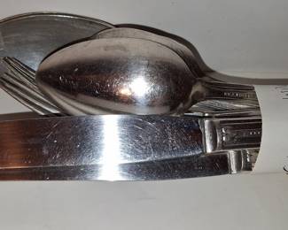 Wm. A. Rogers Celebrity Rose Silverplate Flatware Set