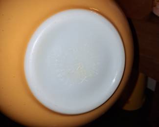 Pyrex Primary Color Series 1.5-Quart Mixing Bowl