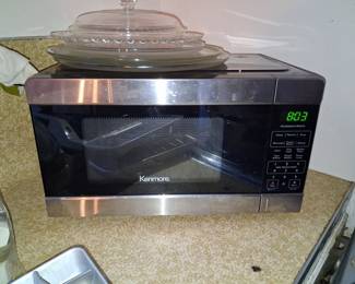 Kenmore 0.9 cu ft Stainless Steel Countertop Microwave Oven