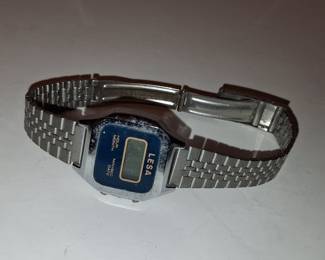 Lesa Vintage Digital LCD Watch