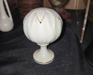 Vintage Milk Glass Petal-Form Shaker