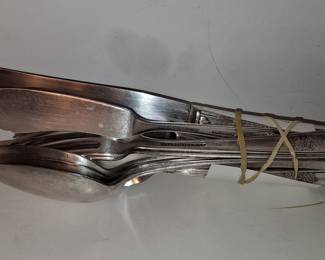 Wm. A. Rogers Celebrity Rose Silverplate Flatware Set