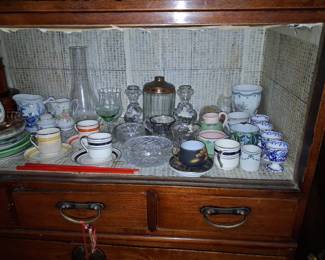 Mixed Collection of Vintage Asian Tableware and Glassware